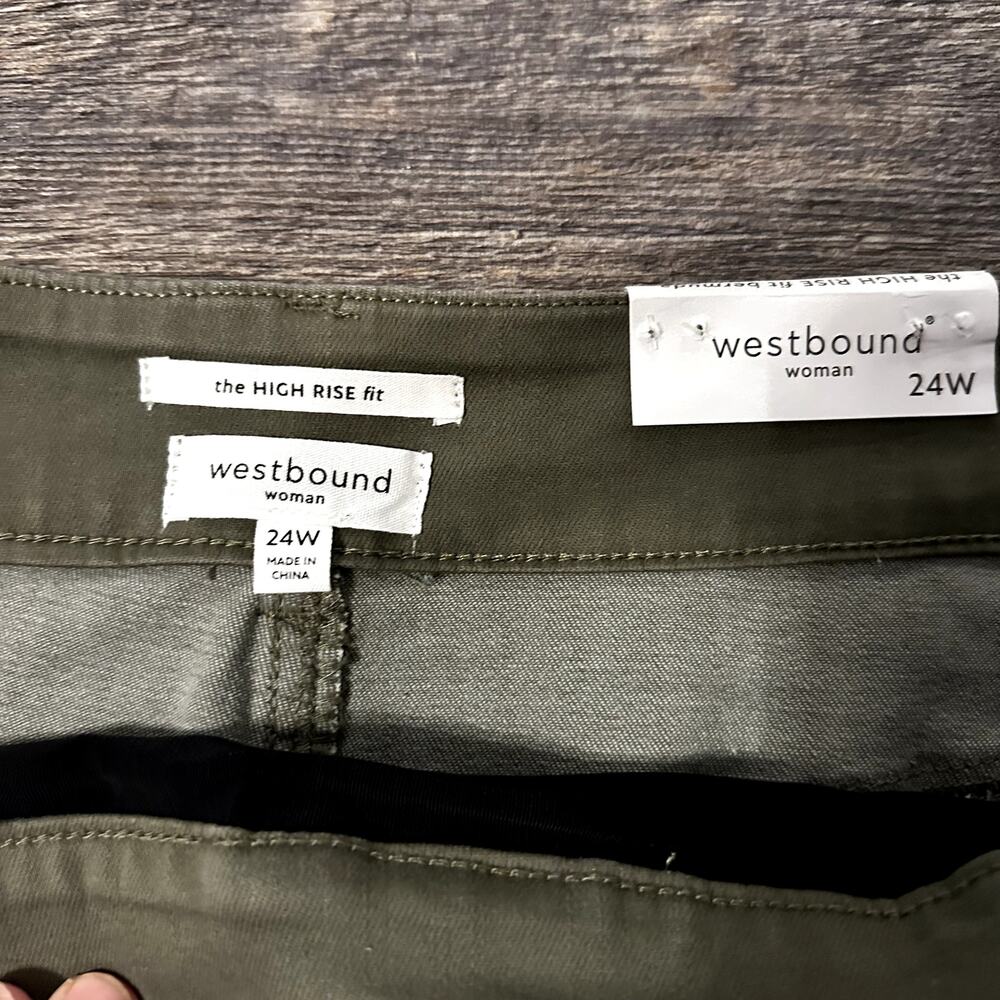 Westbound Women's Olive Green High Rise Relaxed Fit Bermuda Short Size 24W NWT - Picture 3 of 4
